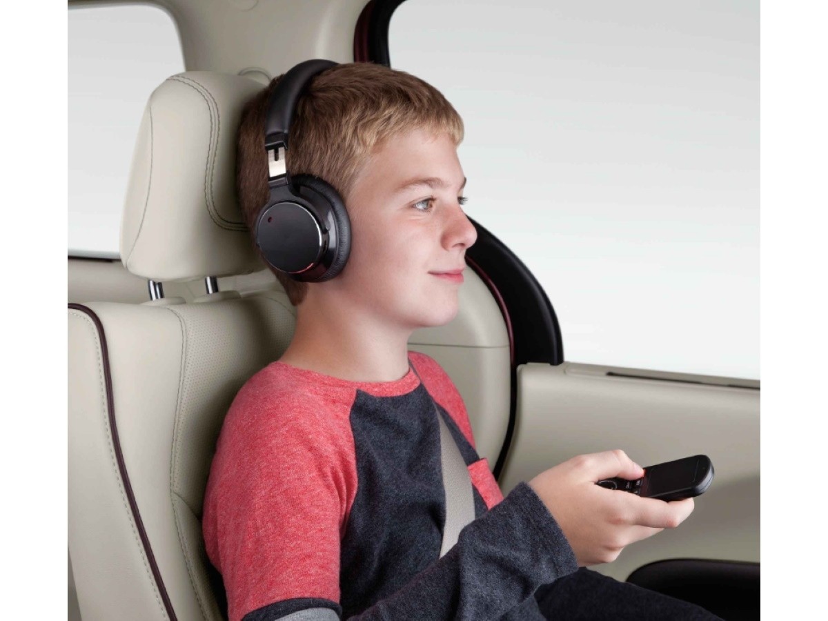 Mopar Bluetooth Noise Cancelling Headphone Set For Overhead DVD