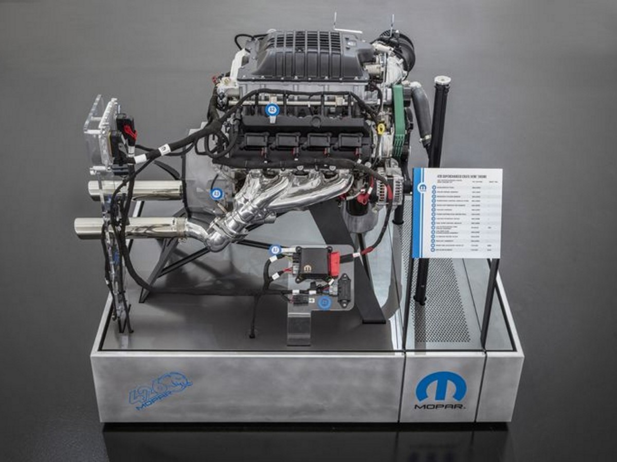 Mopar Performance Hellephant 426 Supercharged 6.2L HEMI Crate Engine