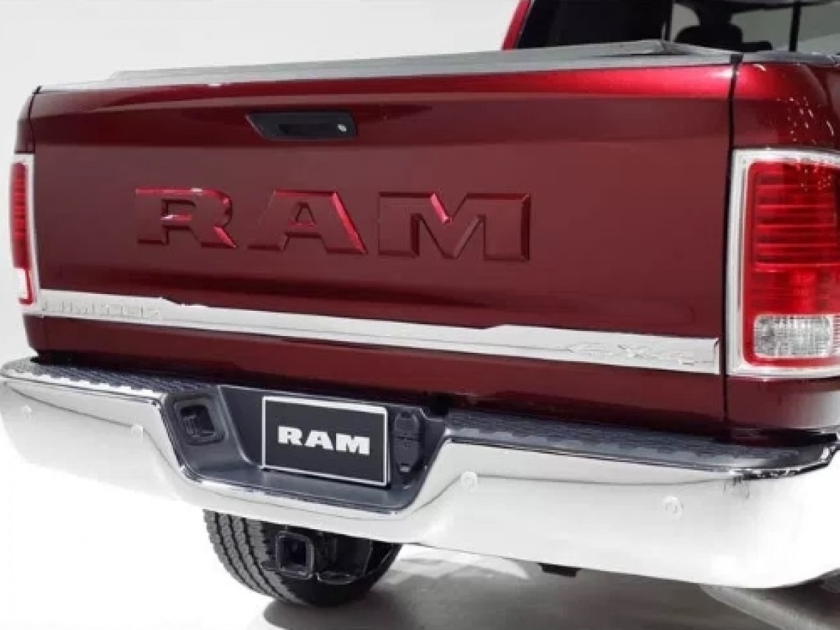 RAMページとなります。 Mopar RAM Tailgate Lettering Delmonico Red - RAMLTRKITRV | Mopar